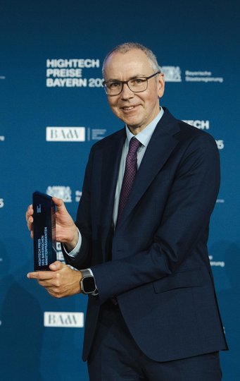 High Tech award for Prof Immanuel Bloch